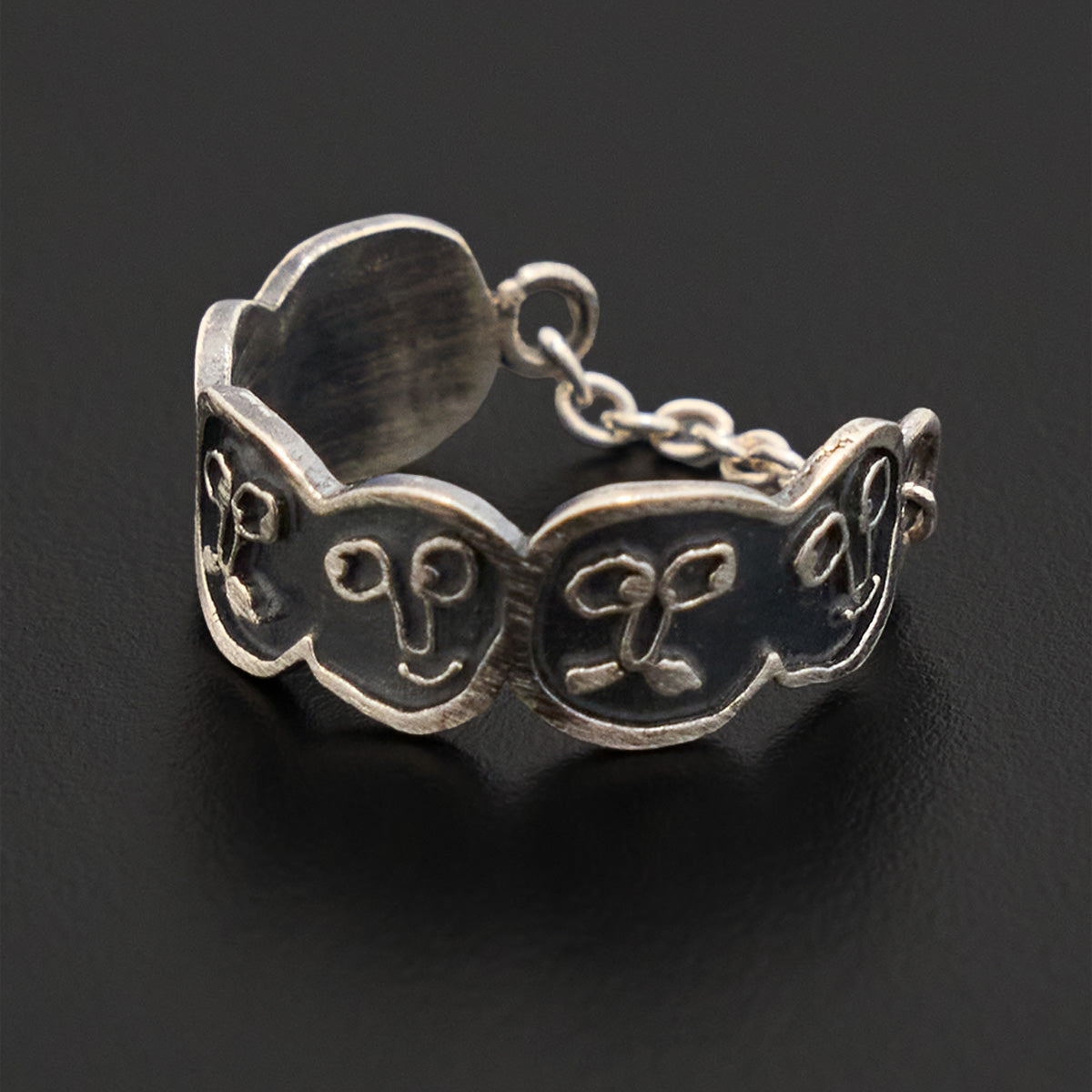 Face Chain Ring Silver