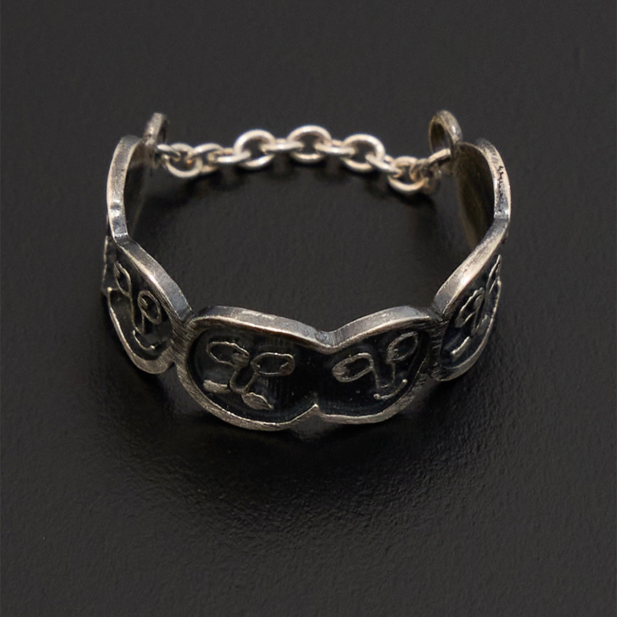 Face Chain Ring Silver